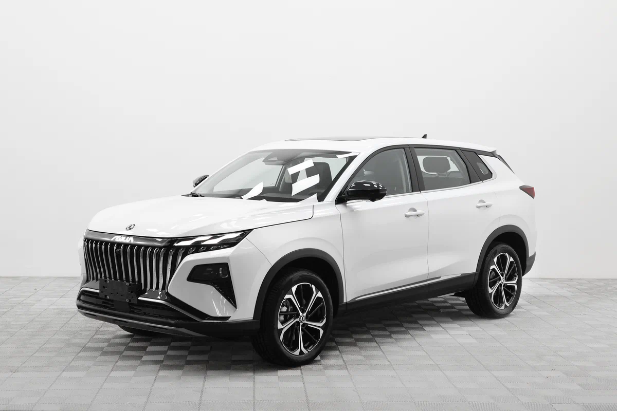 Dongfeng Huge купить по цене от 1 823 000 рублей